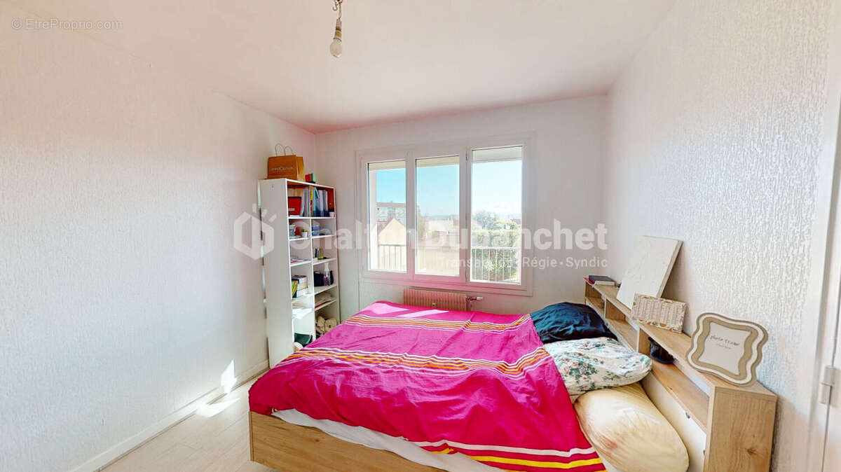 Appartement à LE COTEAU