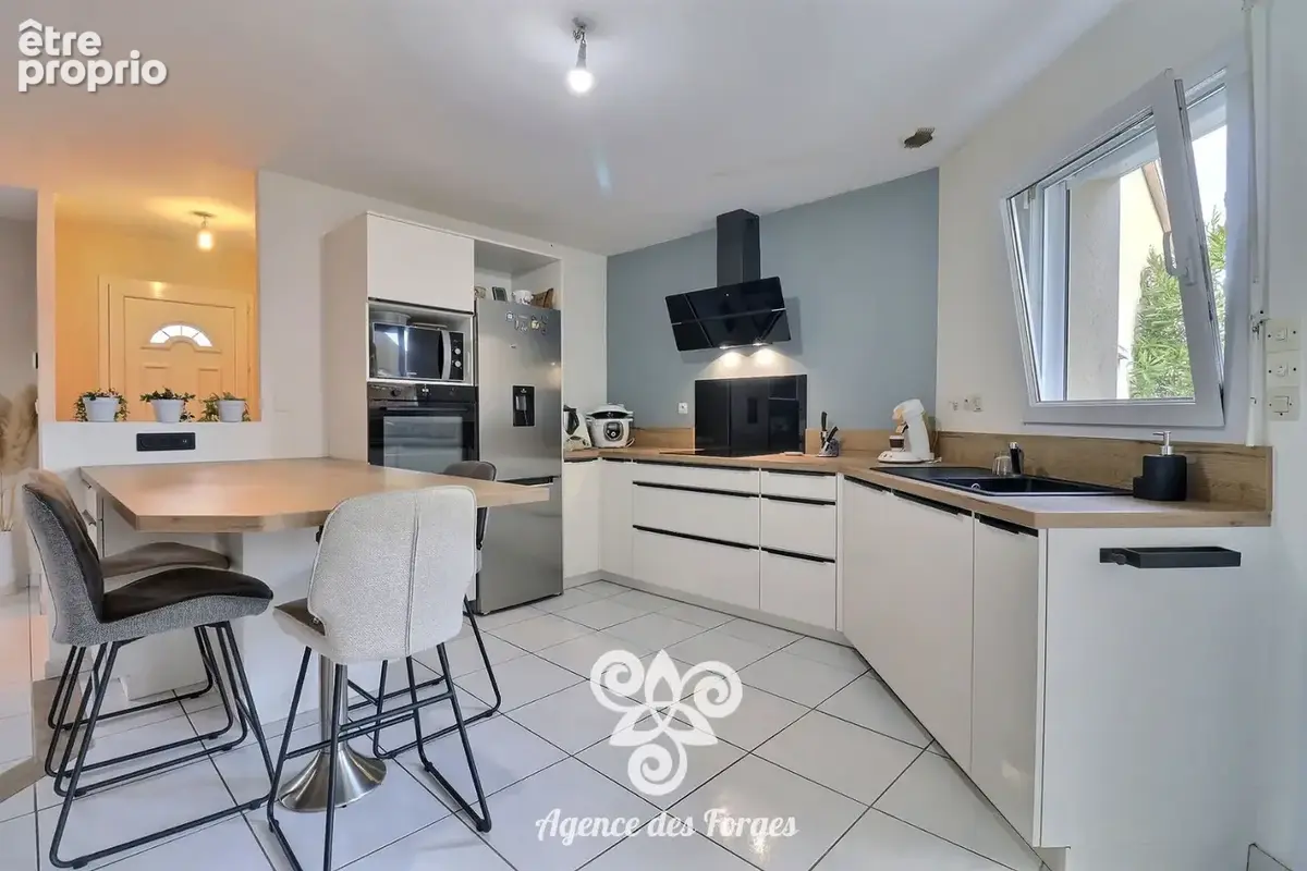 Maison de 132m² / 4 chambres / sous sol / Bégrolles En Mauges - photo 4