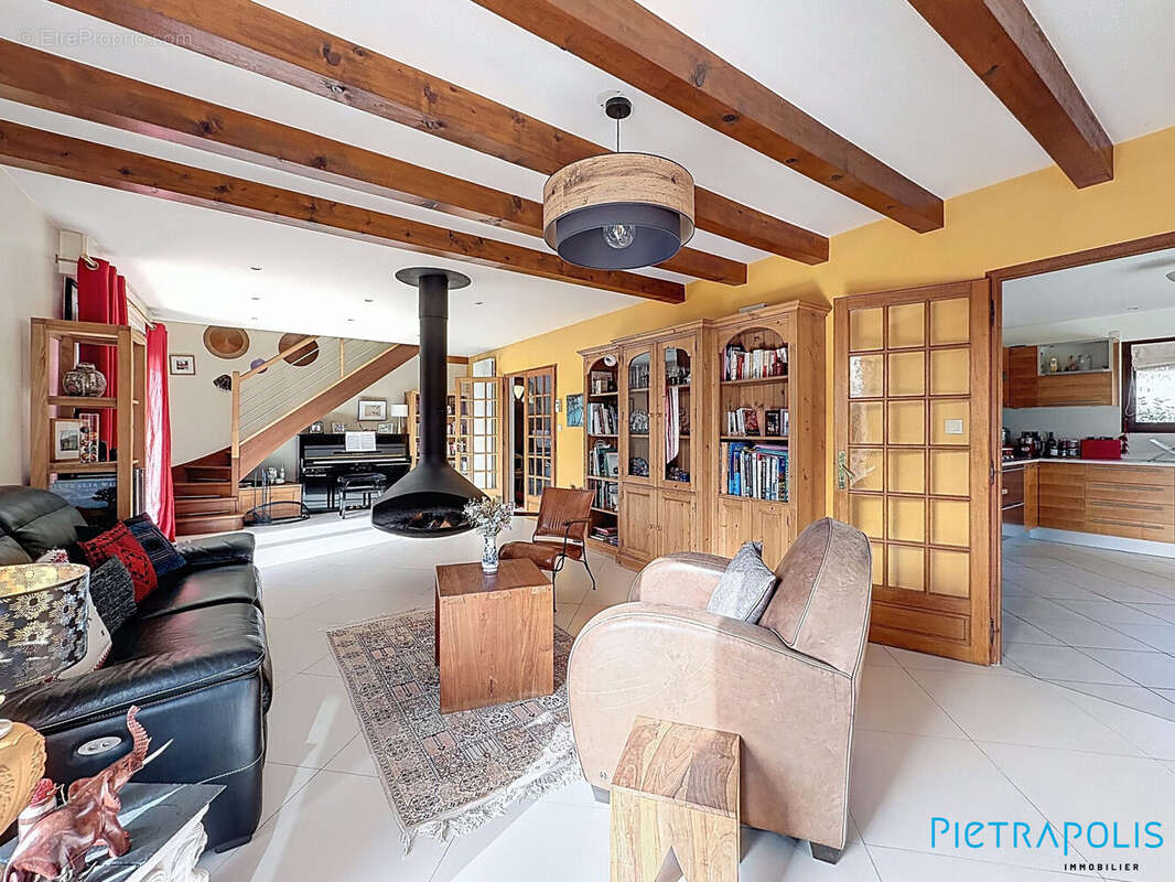 Maison à PREVESSIN-MOENS