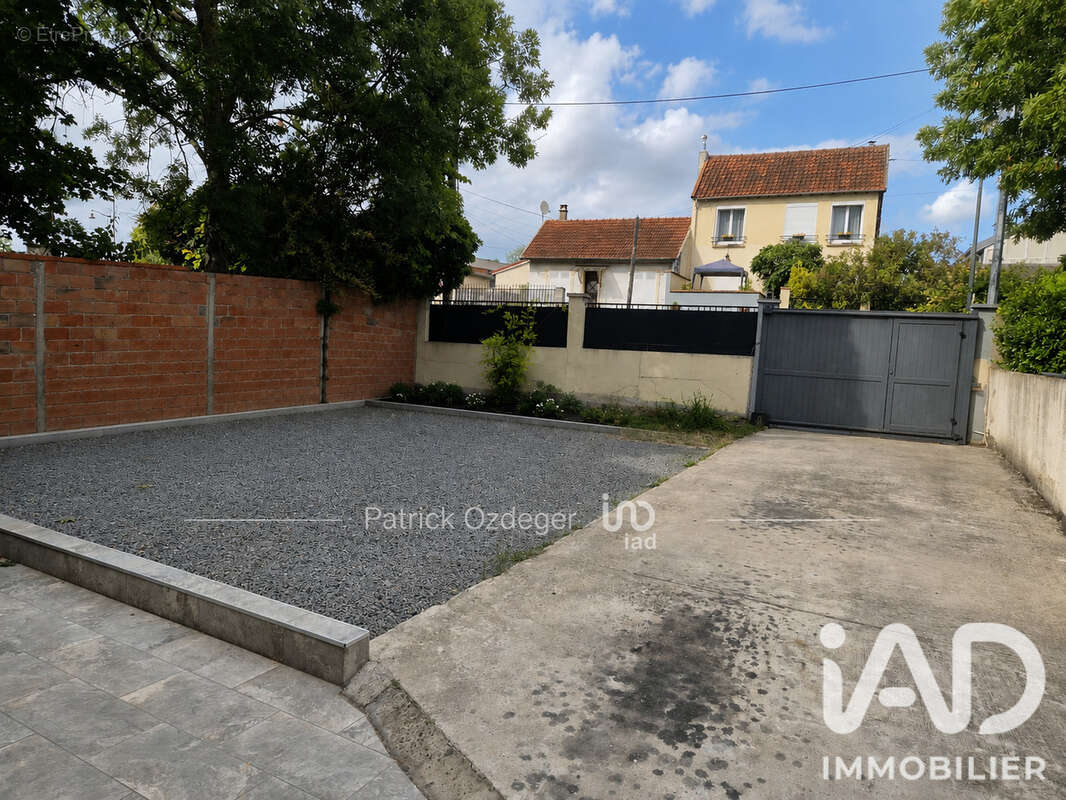 Maison 172 m² à Sarcelles  - photo 8