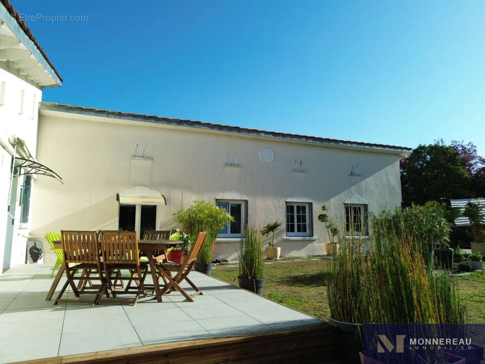 Maison à BARBEZIEUX-SAINT-HILAIRE