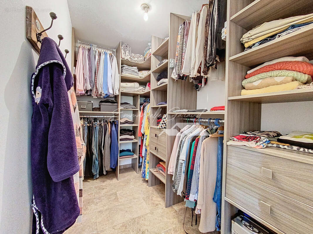 Maison à SAINT-JEAN-DU-BRUEL