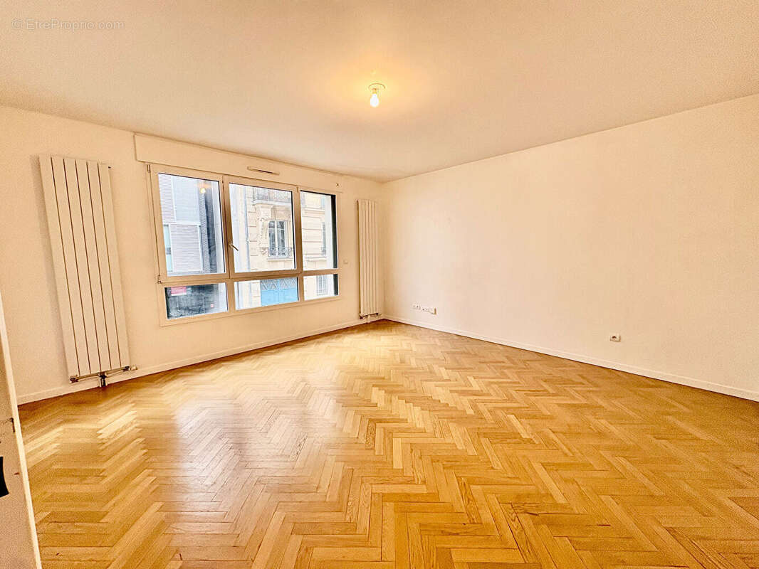 Appartement à PARIS-19E