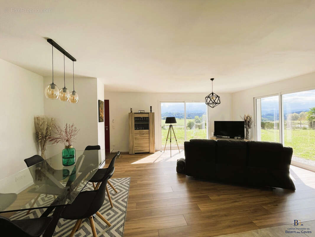 Maison à SAINT-PALAIS