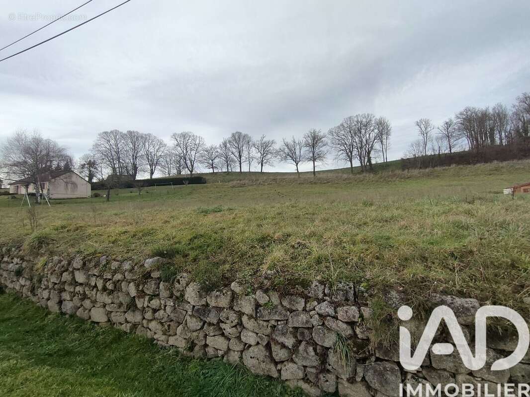 Photo 4 - Terrain à AUBUSSON