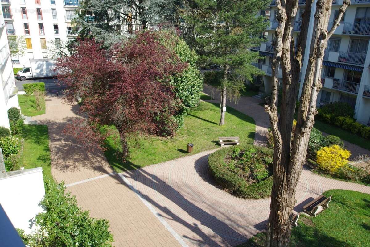 Appartement à FRESNES