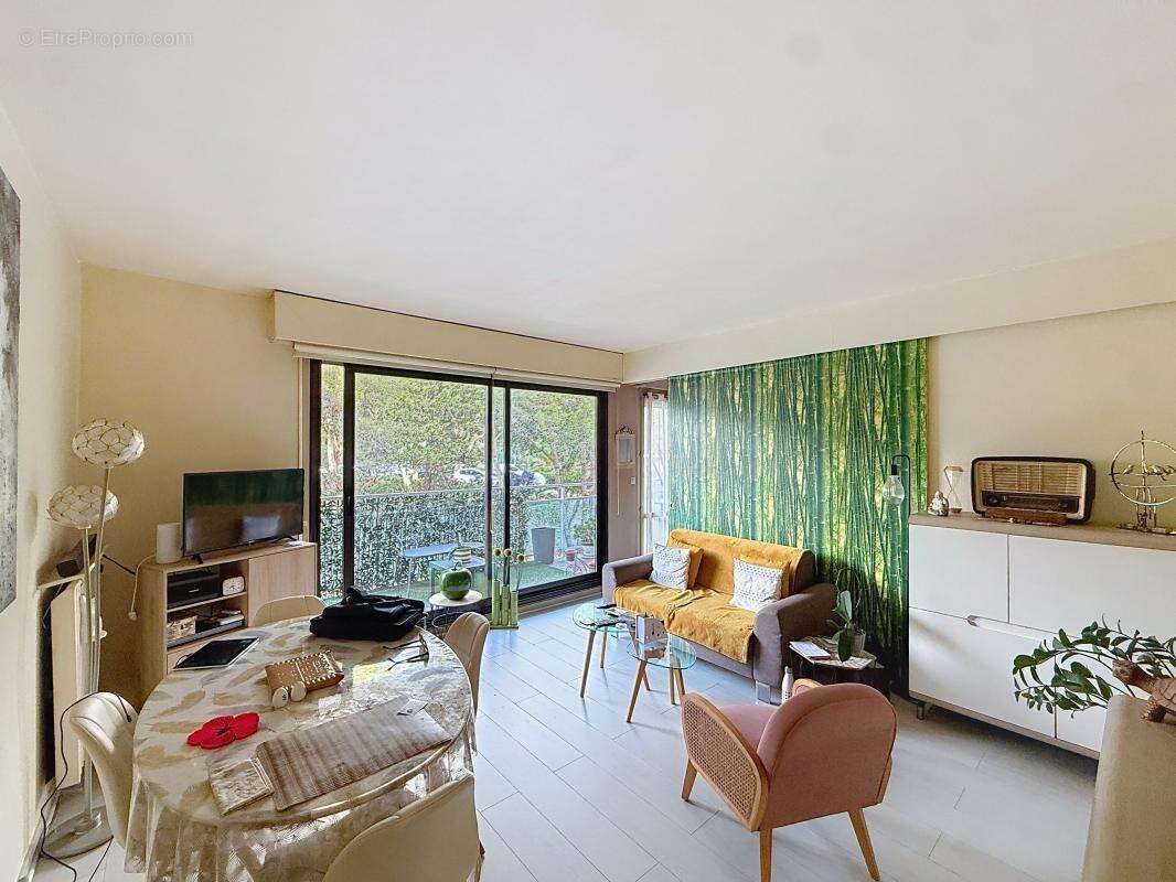 Appartement à LE CANNET