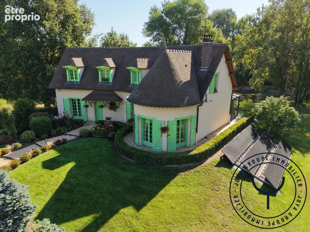 Maison 220 m² à Saint-Just-Sauvage  - photo 2