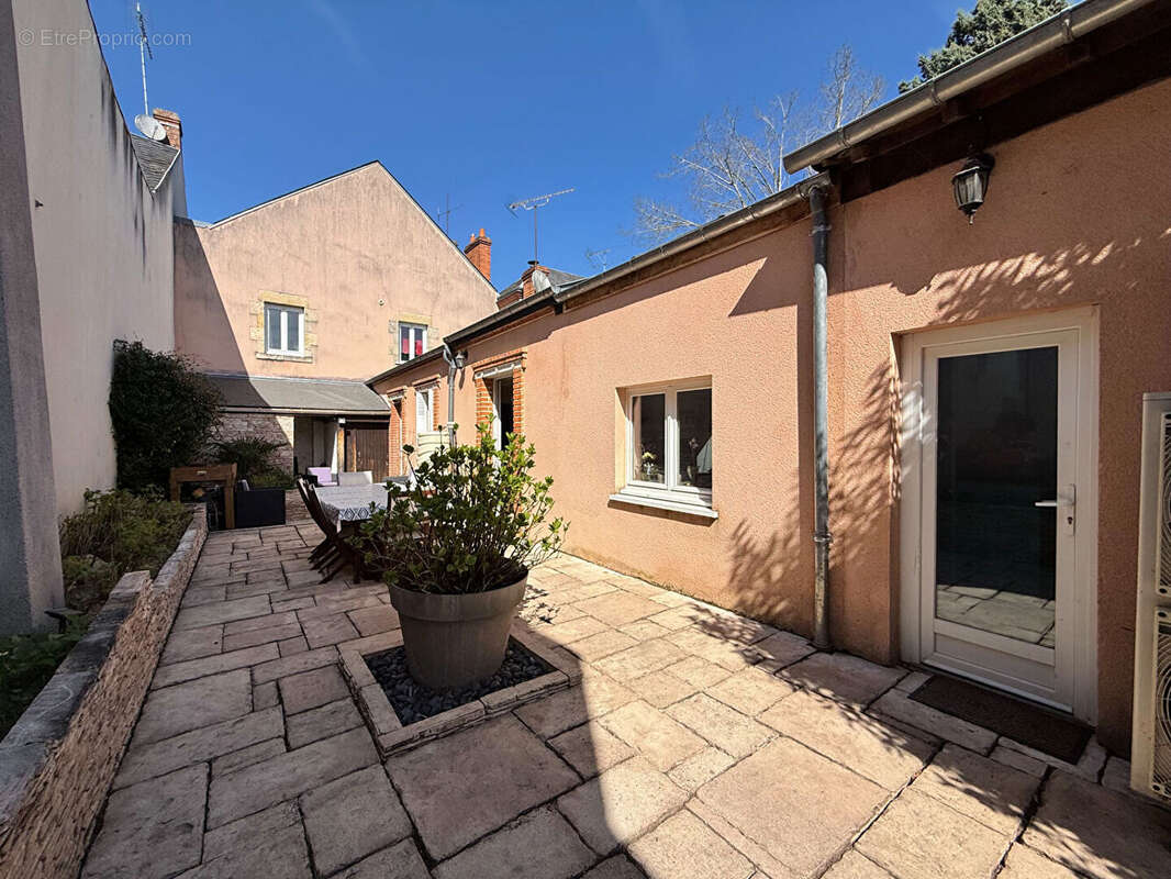 Maison Jargeau 6 pièce(s) 153 m2 - photo 2