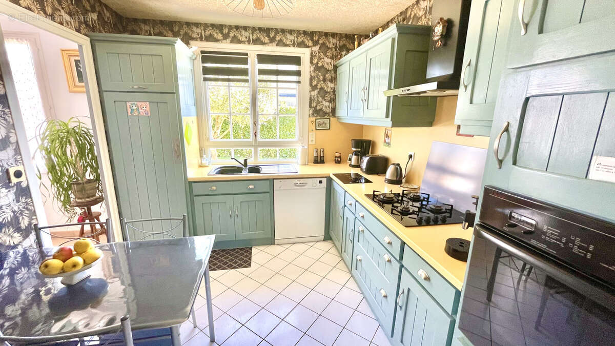 Maison à SAINT-CLEMENT-DE-LA-PLACE