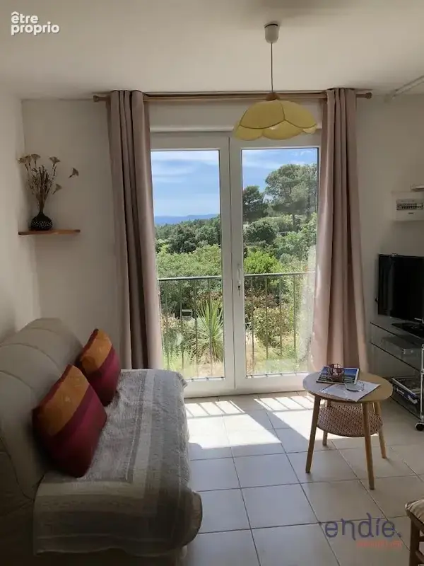 LORGUES Propriété composée de 4 logements avec vue imprenable - photo 12