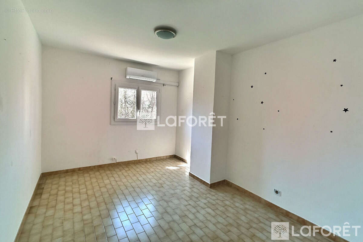 Appartement à LA LONDE-LES-MAURES