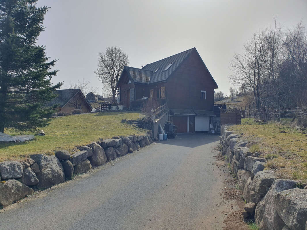 Maison à SAINT-URCIZE