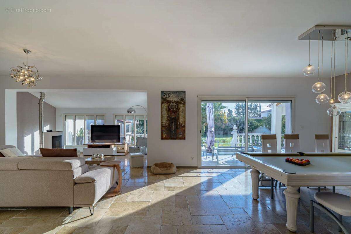 Maison à PELISSANNE