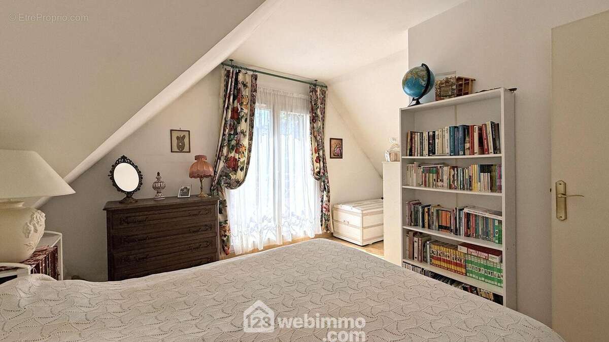 Maison 151 m² à Sucy-En-Brie  - photo 7