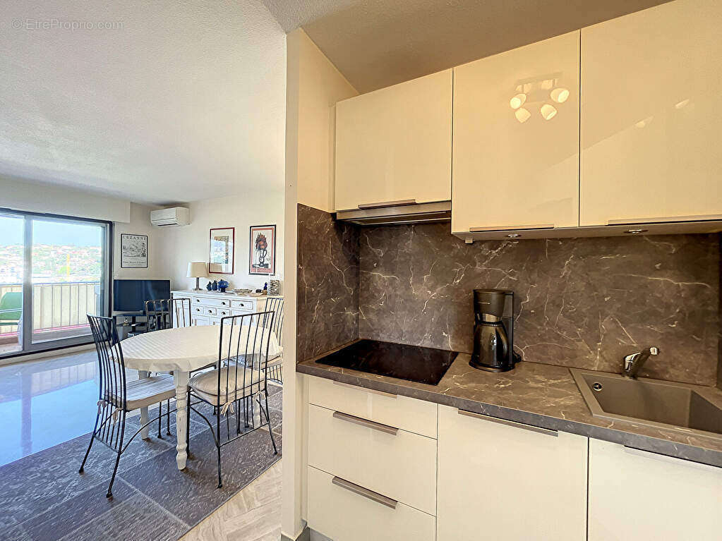 Appartement à MANDELIEU-LA-NAPOULE