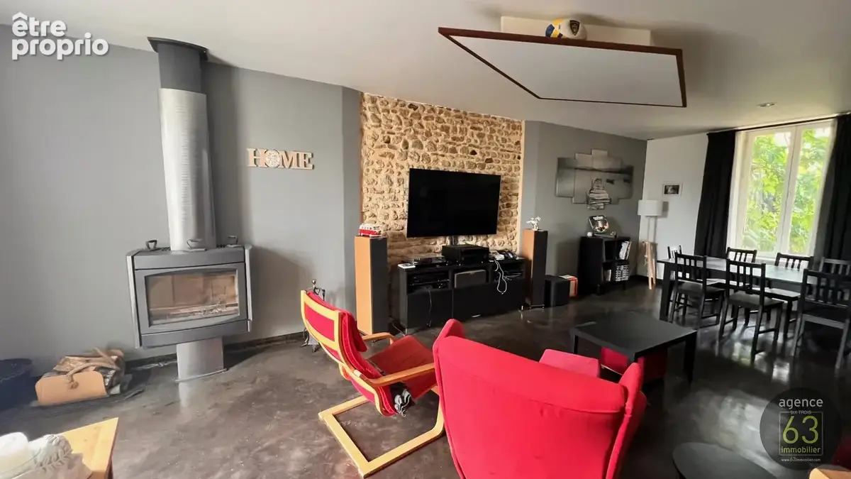 Maison 6 pièces 261 m² à vendre à Saint-Germain-Lembron (63340) - photo 2