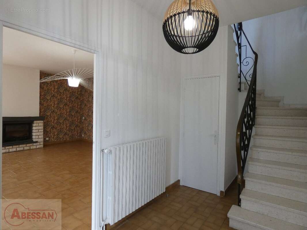 Maison à LAGUEPIE