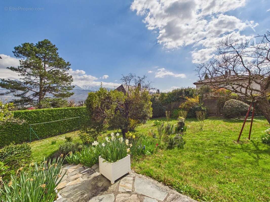 Maison à SAINT-ISMIER