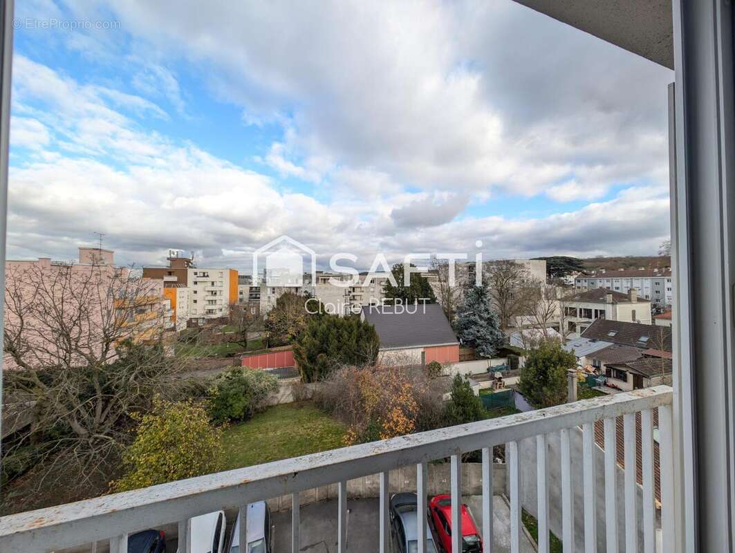 Photo 4 - Appartement à LIVRY-GARGAN