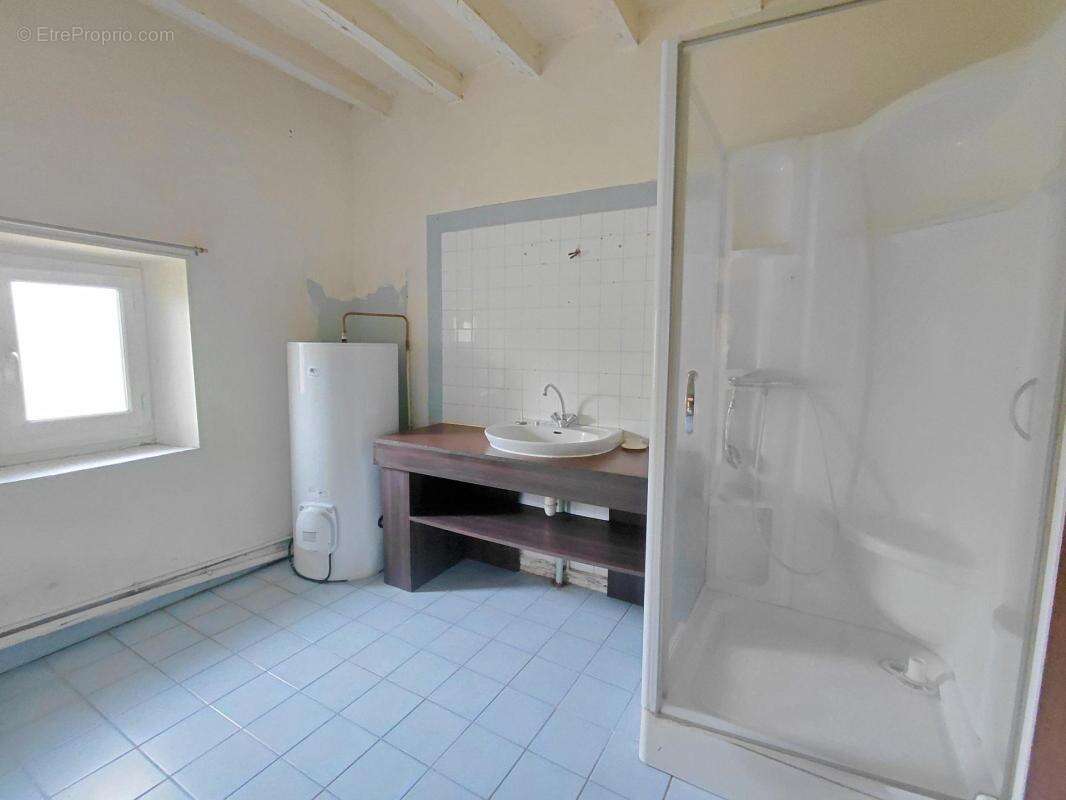 Maison en campagne à rénover, 125m² au sol, étang - photo 6