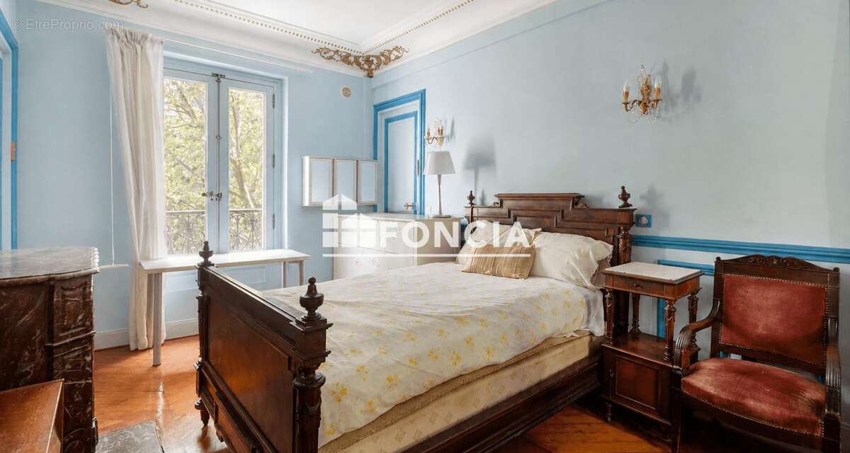 Appartement à PARIS-10E