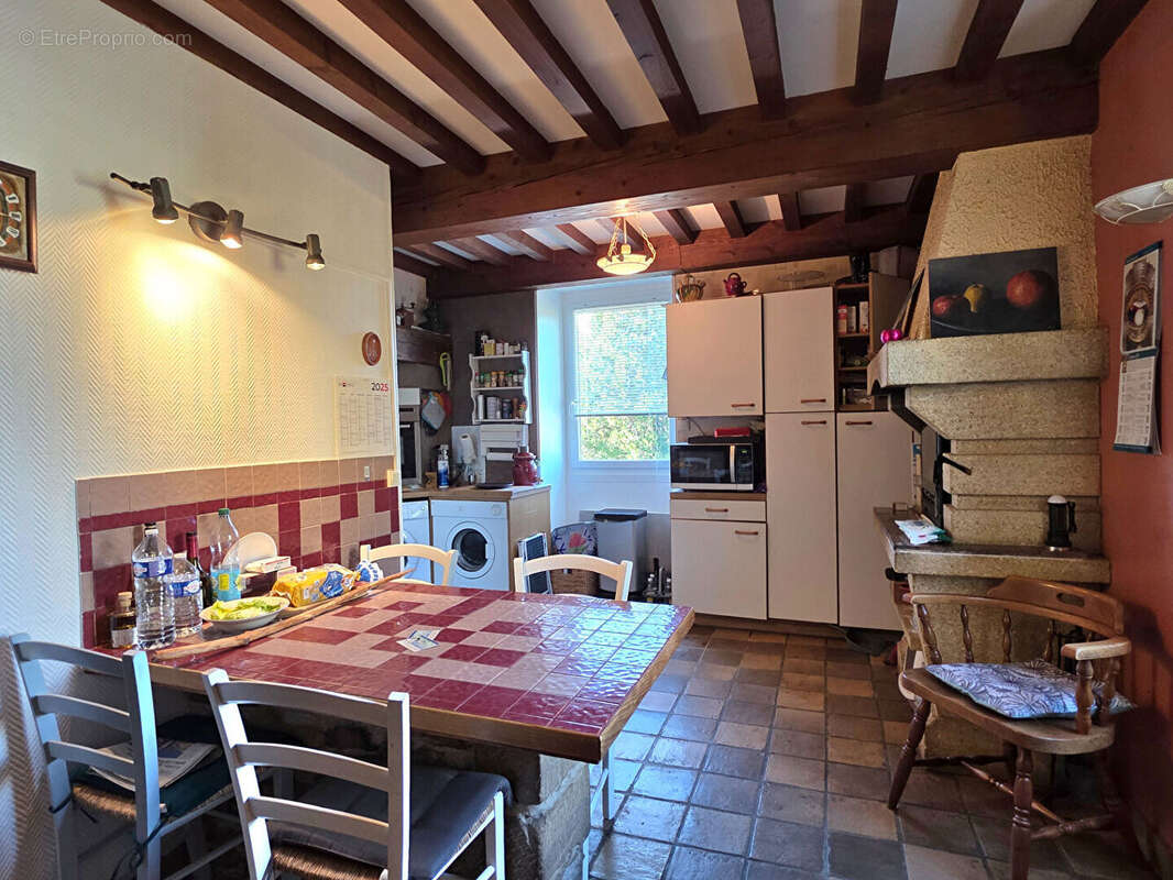 Maison à GENISSIEUX