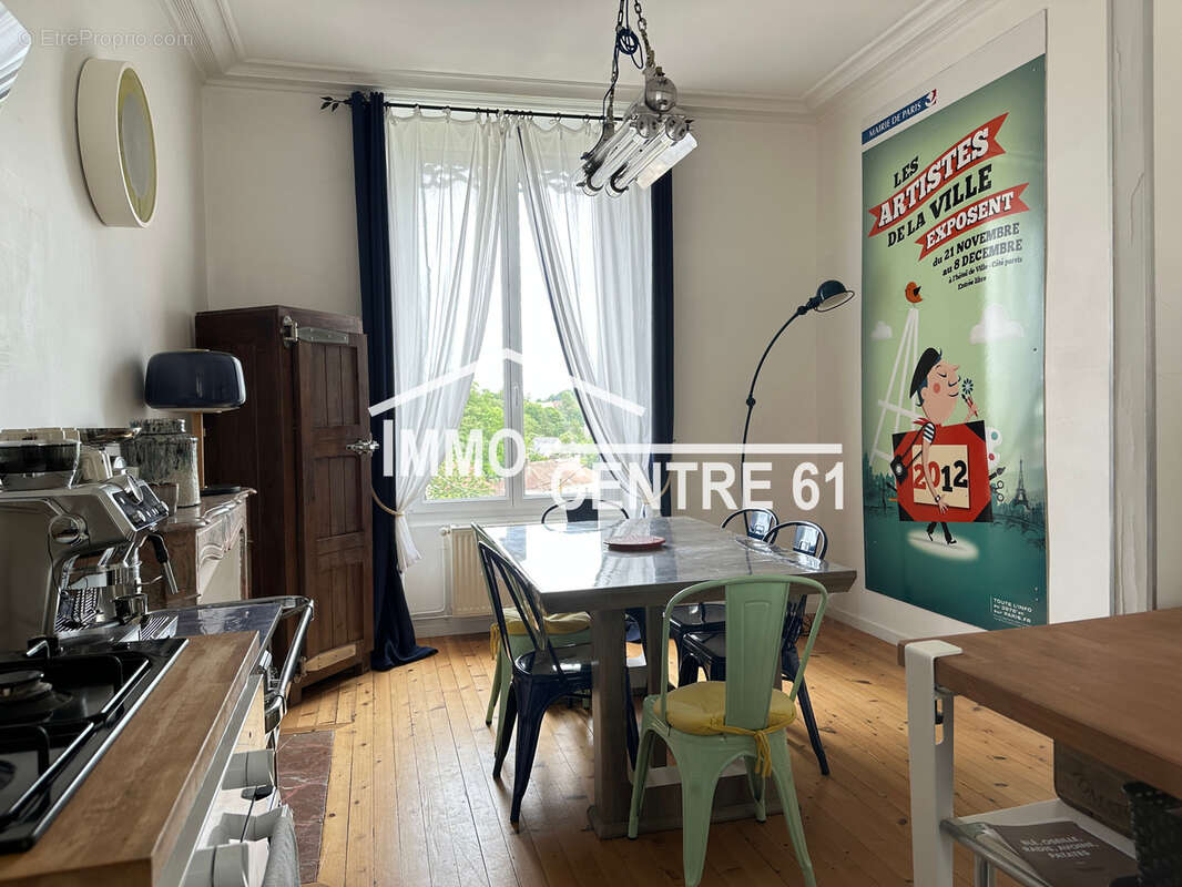 Charmante maison de ville 4 chambres sur 245m2 de terrain - photo 3