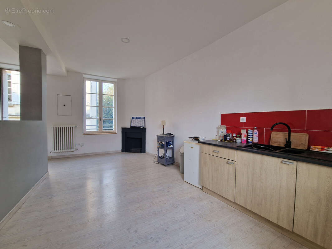 Appartement à BARBEZIEUX-SAINT-HILAIRE