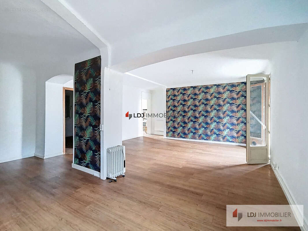 Appartement à VILLENEUVE-LA-RIVIERE