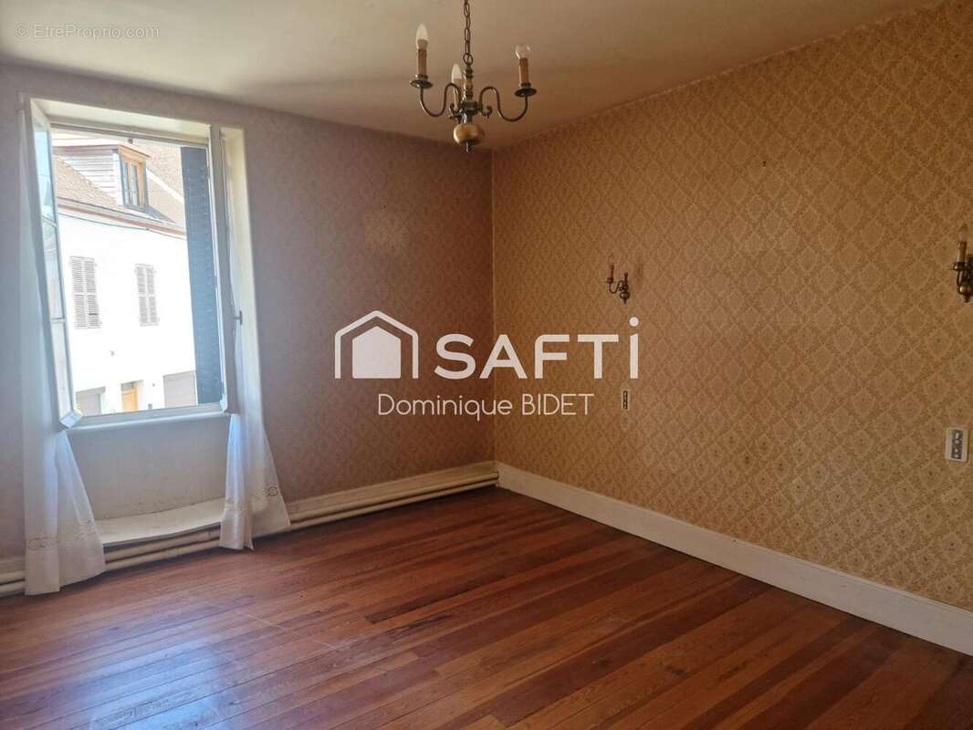 Maison 172 m² à Louroux-De-Bouble  - photo 6