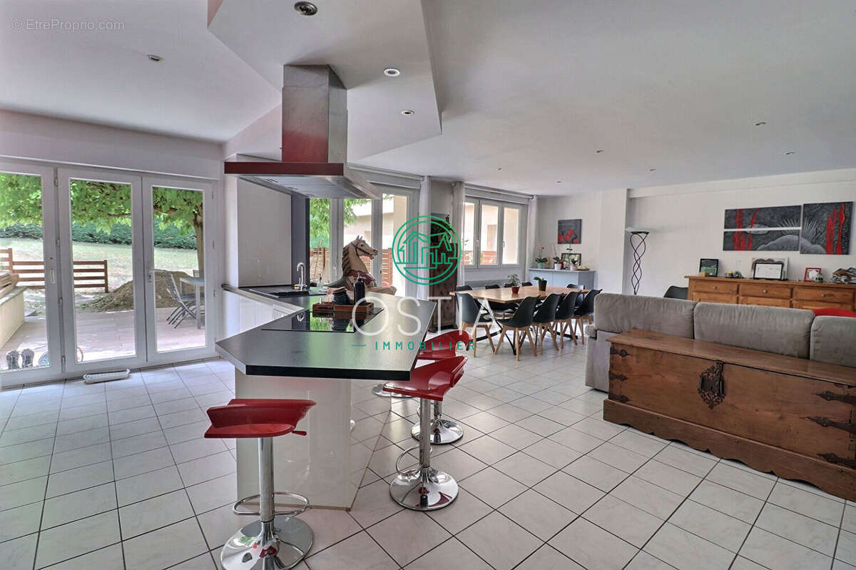 Appartement St Paul En Jarez 5 pièce(s) 112 m2 - photo 4