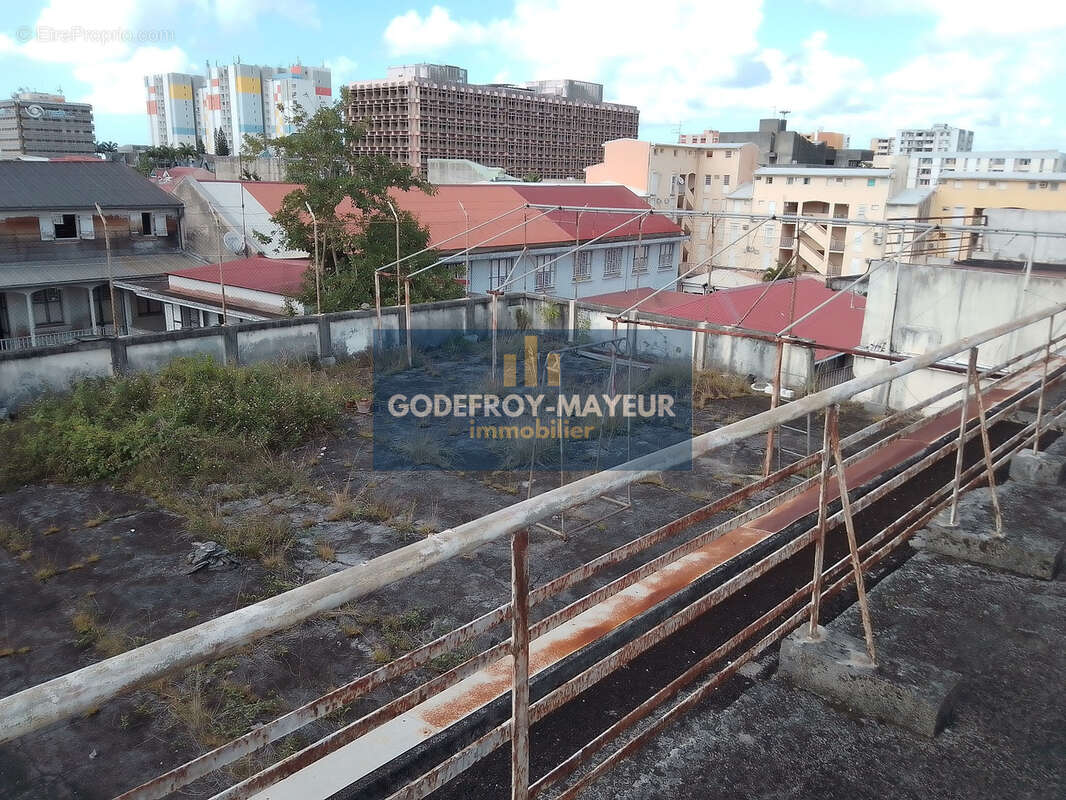 Commerce à POINTE-A-PITRE