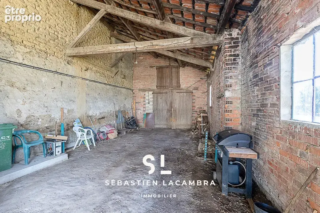 Corps de ferme du XVIIIe siècle rénové   160 m2 habitables, nombreuses dépendances et remarquable potentiel - photo 23