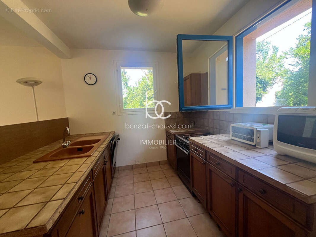 SARZEAU GOLFE - Maison familiale à vendre à BRILLAC  5 chambres et combles aménagés - photo 4