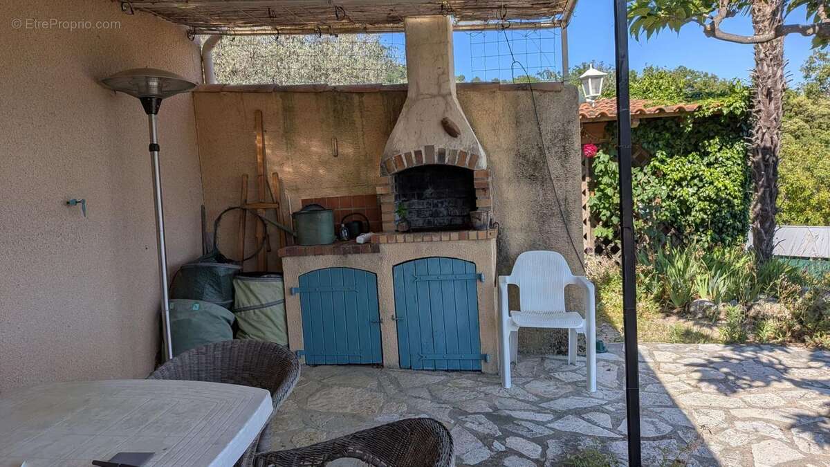 Maison de plain pied - 140m ² - photo 11