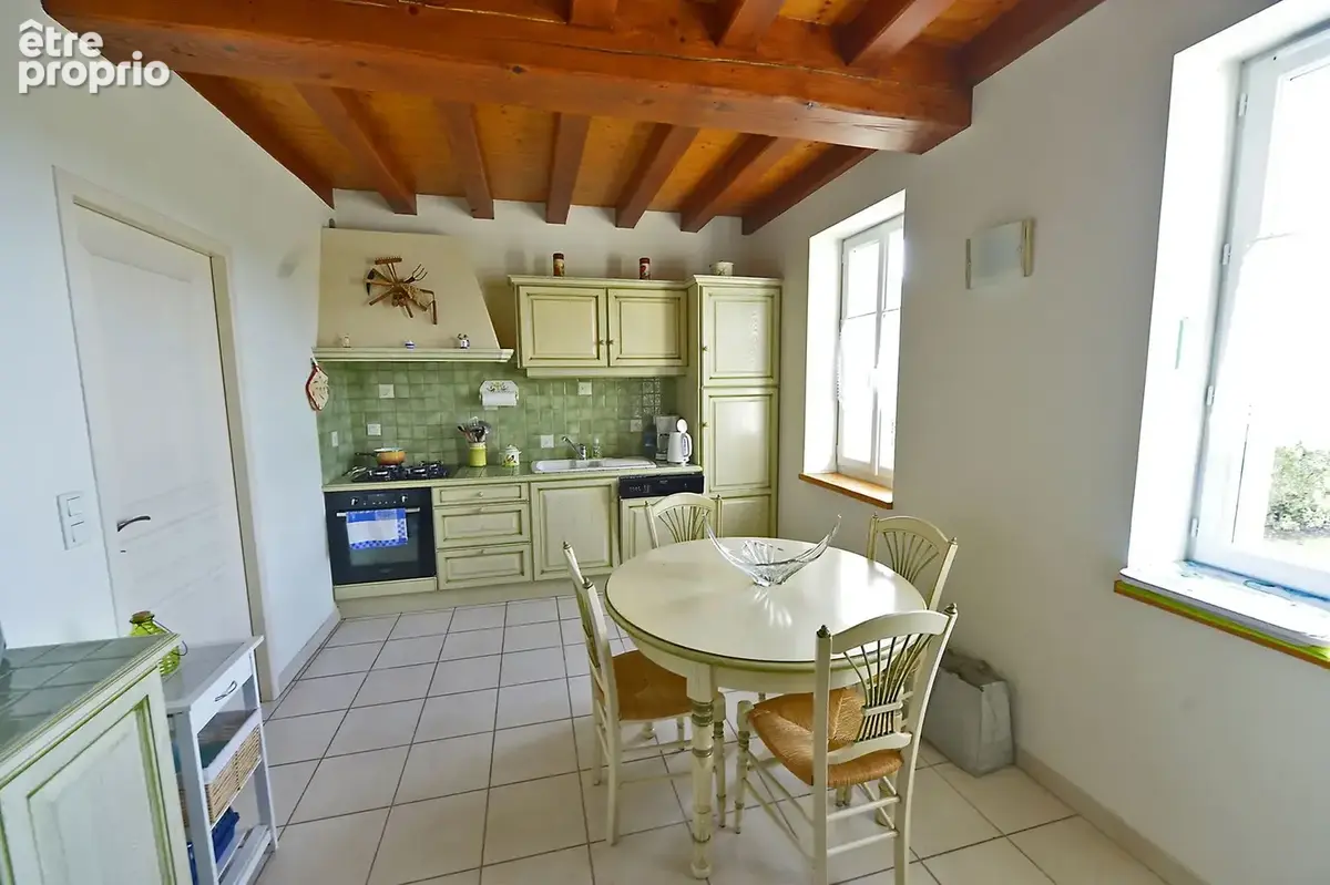 Maison 114 m² à Saint-Georges-De-Didonne  - photo 8