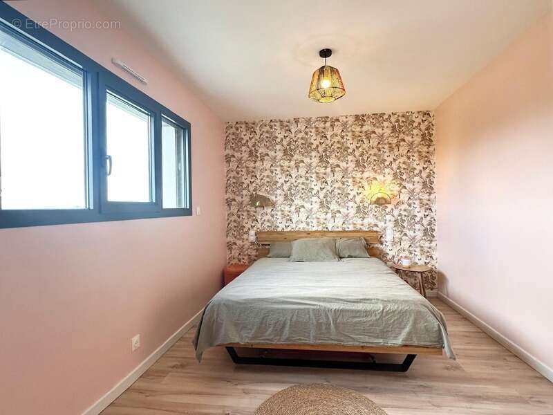 Maison à SAINT-JEAN-BREVELAY