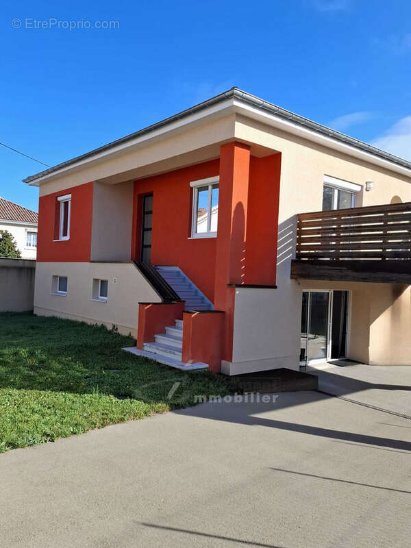 Maison à ROMANS-SUR-ISERE