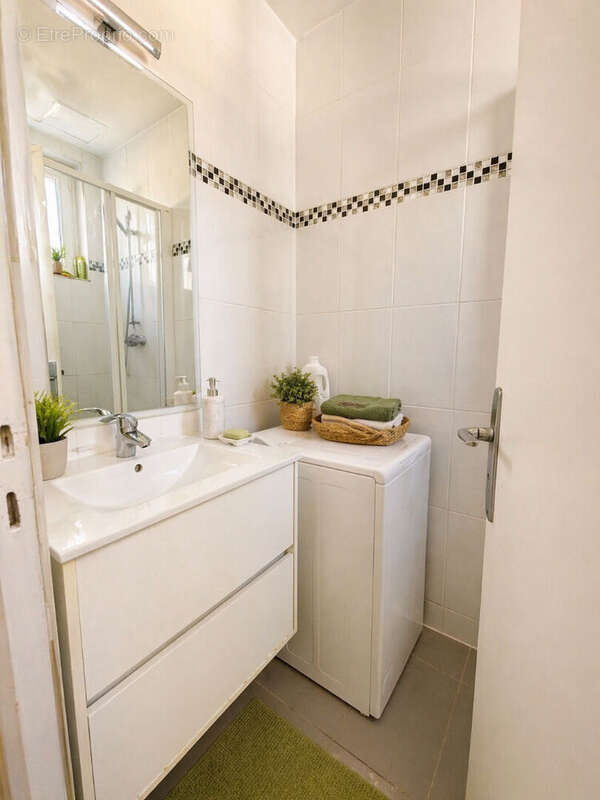 Appartement à PARIS-19E