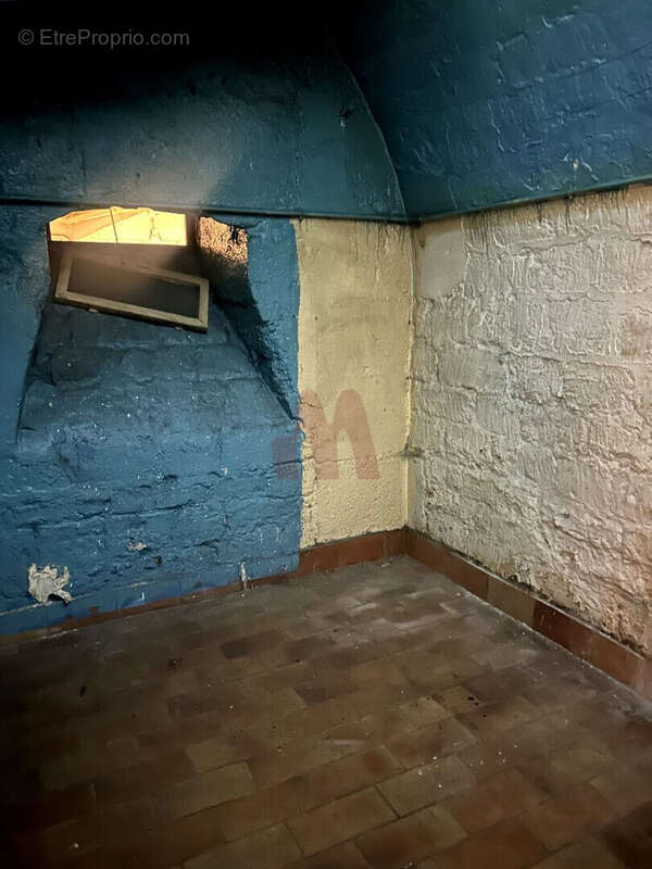 Commerce à PARIS-9E