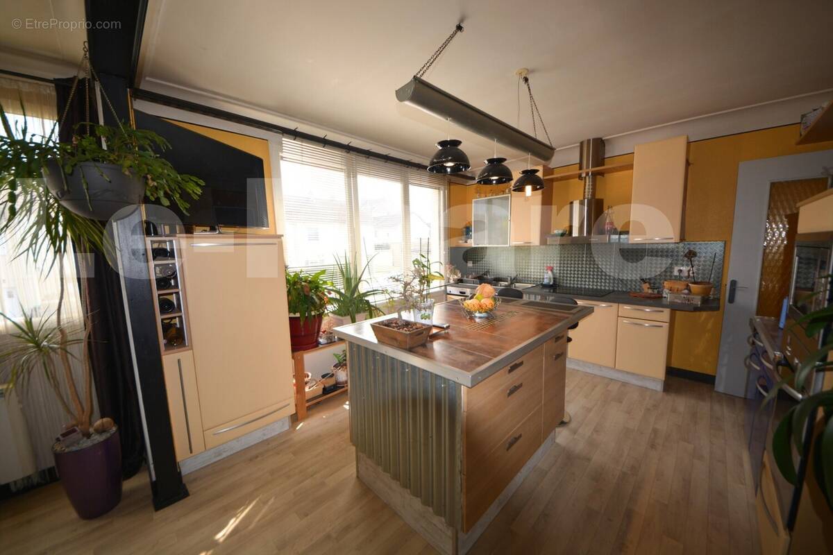 CUISINE (3) - Maison à TOURLAVILLE