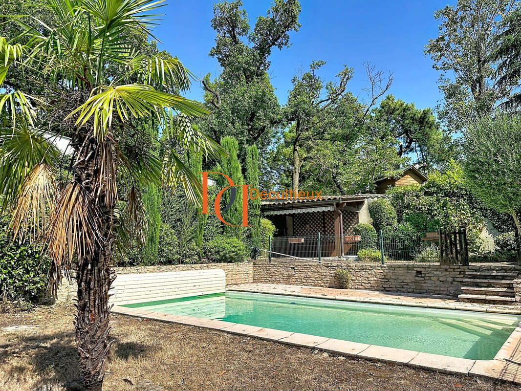 Maison 148 m² à Saint-Genis-Les-Ollieres  - photo 2