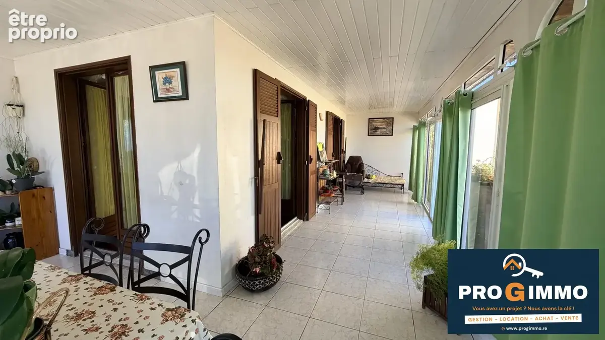 Maison 5 pièces 110 m² à vendre à Saint-Pierre (97418) - photo 3