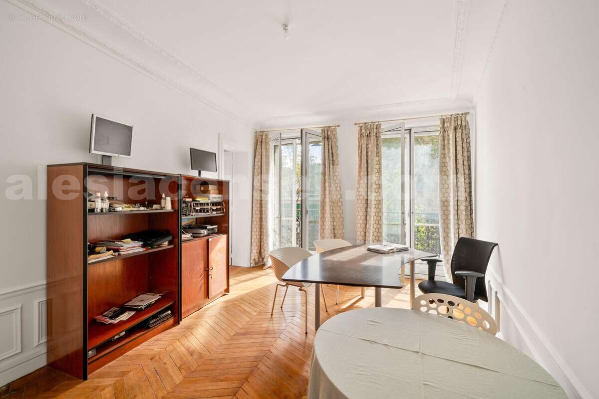Photo n°6 - Appartement à PARIS-14E