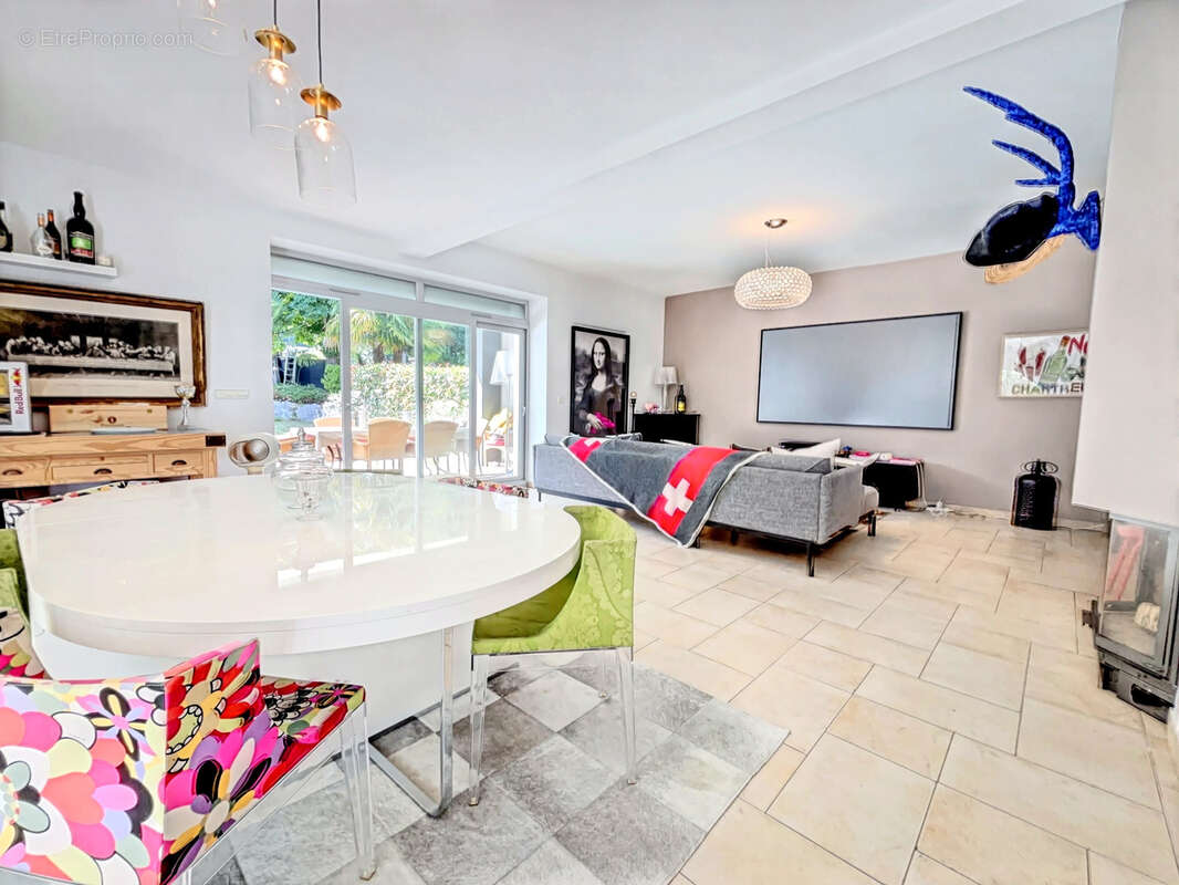 En vente à Tresserve : propriété avec piscine - photo 2