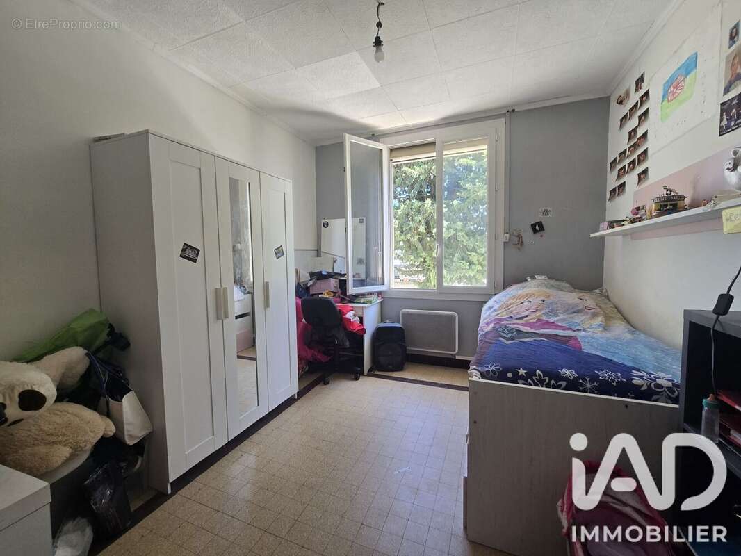 Maison 186 m² à Vitrolles  - photo 8