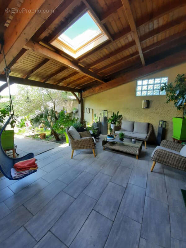 Maison à LA ROCHE-CHALAIS