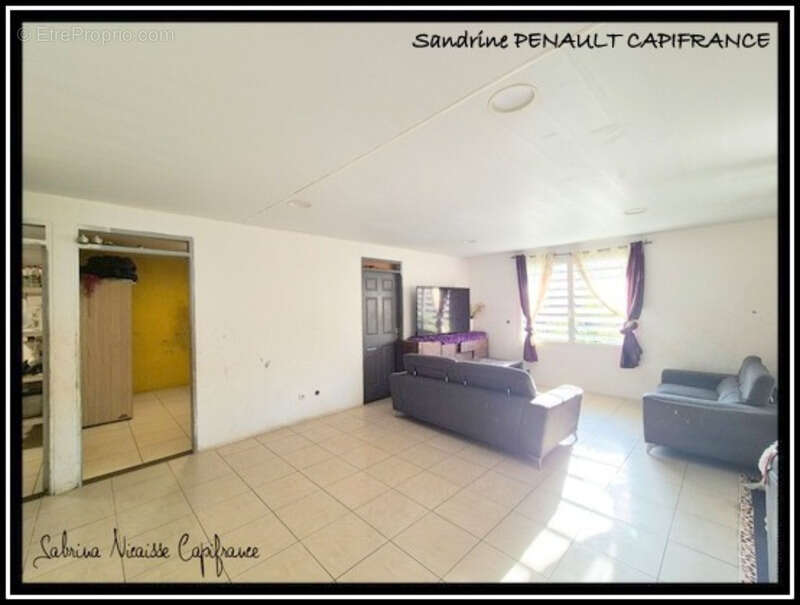 A vendre a kourou (guyane francaise) une maison individuelle t8 de 195 m² + 1 studio independant de 29 m² - terrain de 526 m² -  - photo 8