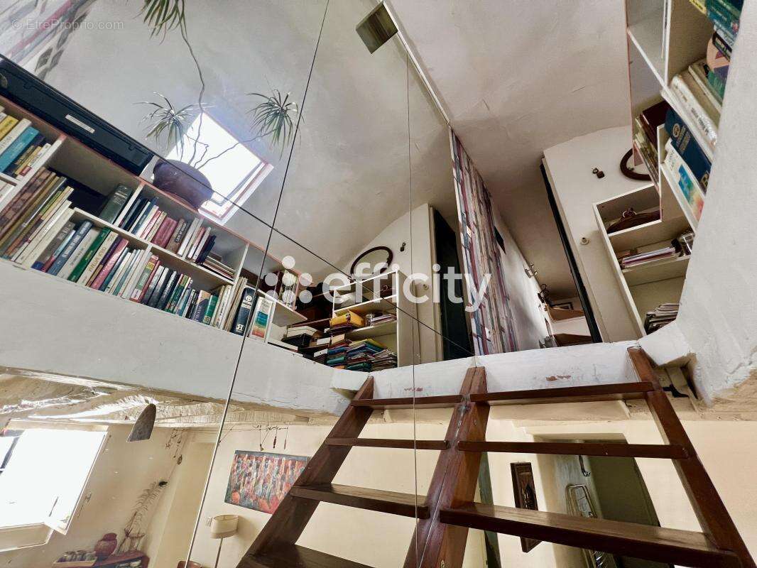 Appartement à PARIS-10E